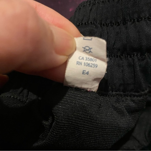 LULULEMON Women Purple Black Pattern Athletic Shorts Size 6 - Picture 7 of 7